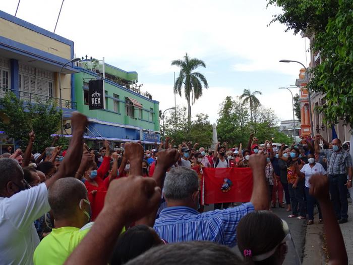 ¿Qué pasa en Cuba? Atilio Boron. Lo que se oculta, las marchas a favor de la Revolución.